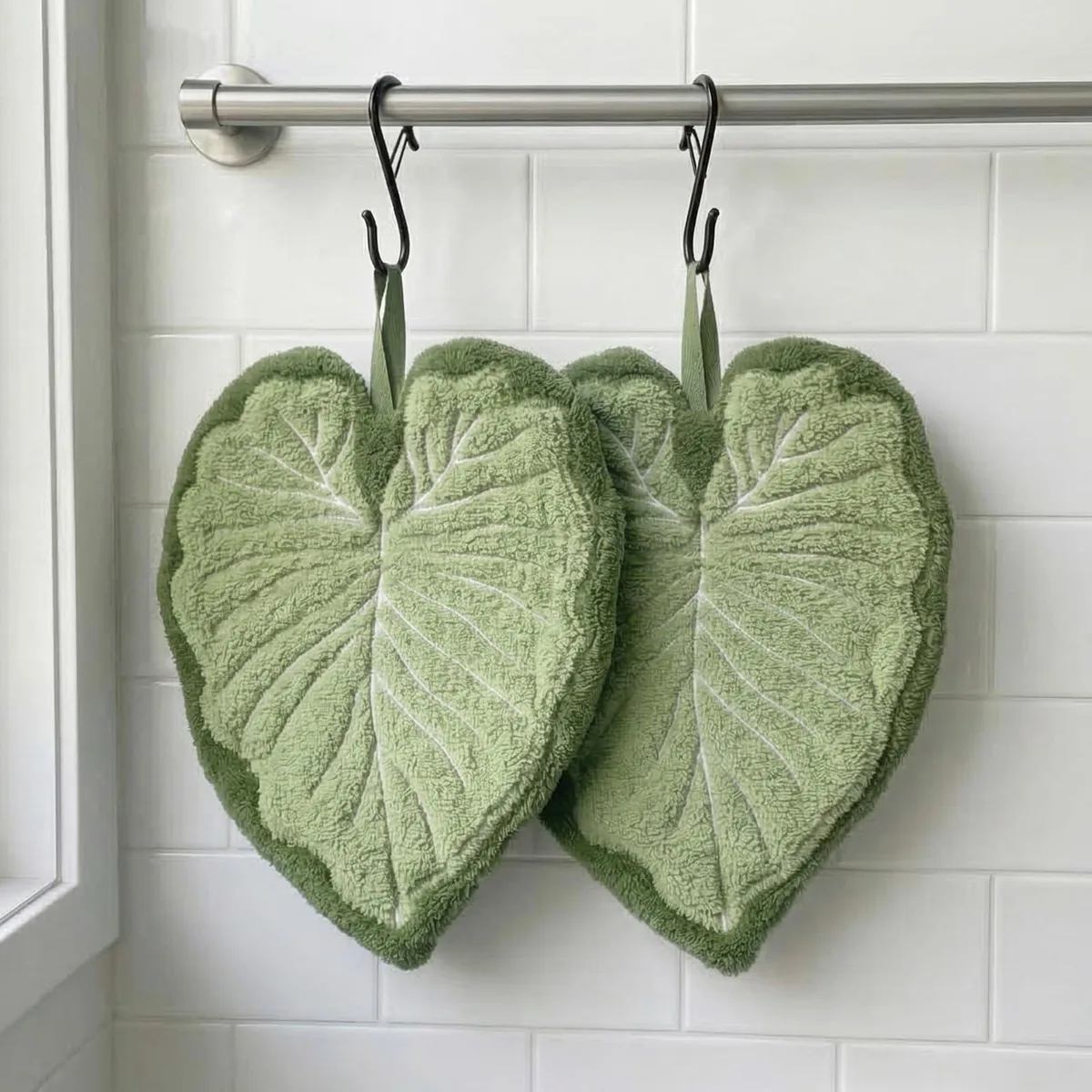  Lavish Home Leaf Shaped Hand Towel 2 Pack 10" x 7" White — product photo