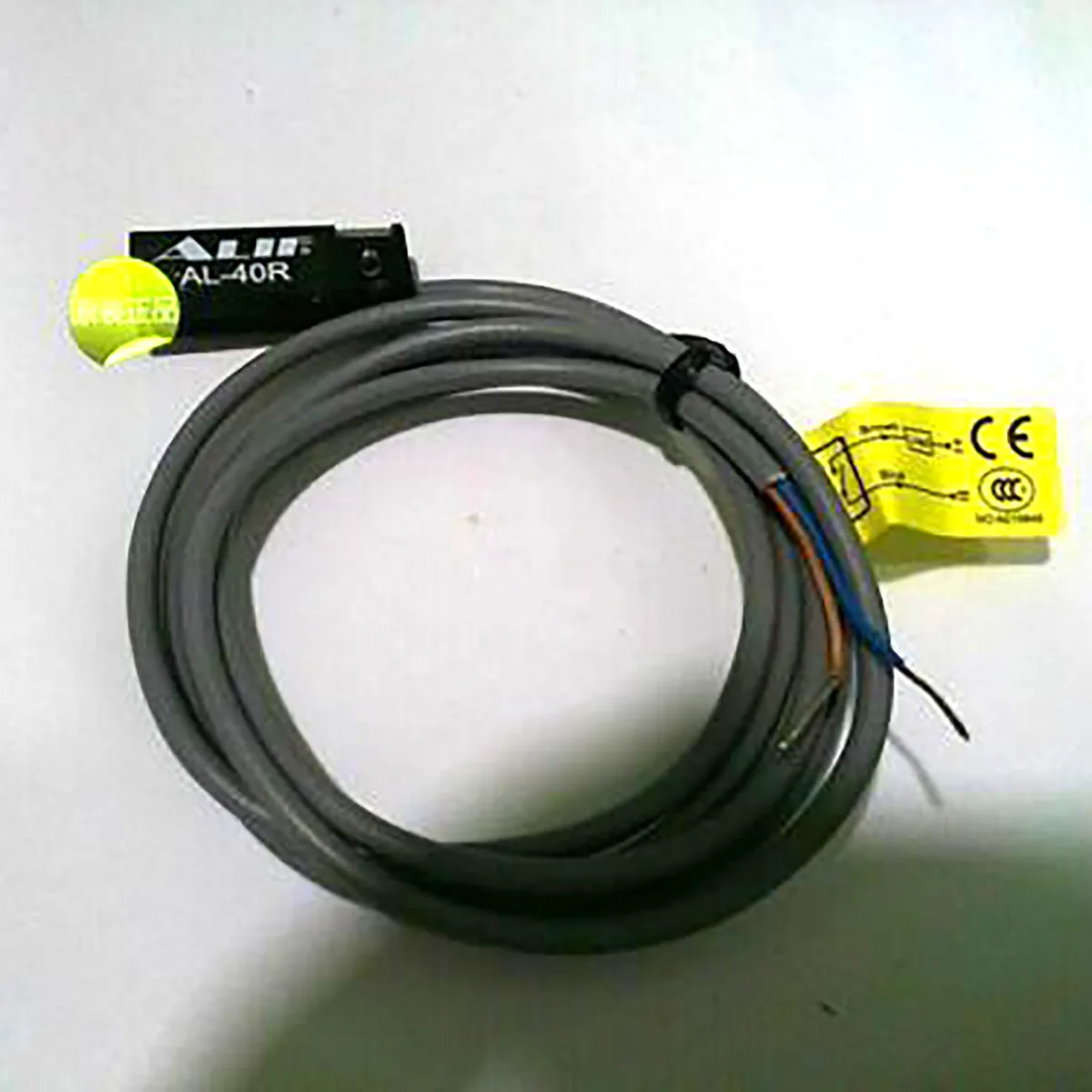 Banner Banner QM42VP6DQ 400 mm Diffuse Sensor 10-30 V dc PNP M12 IP67 NEMA 6 — product photo
