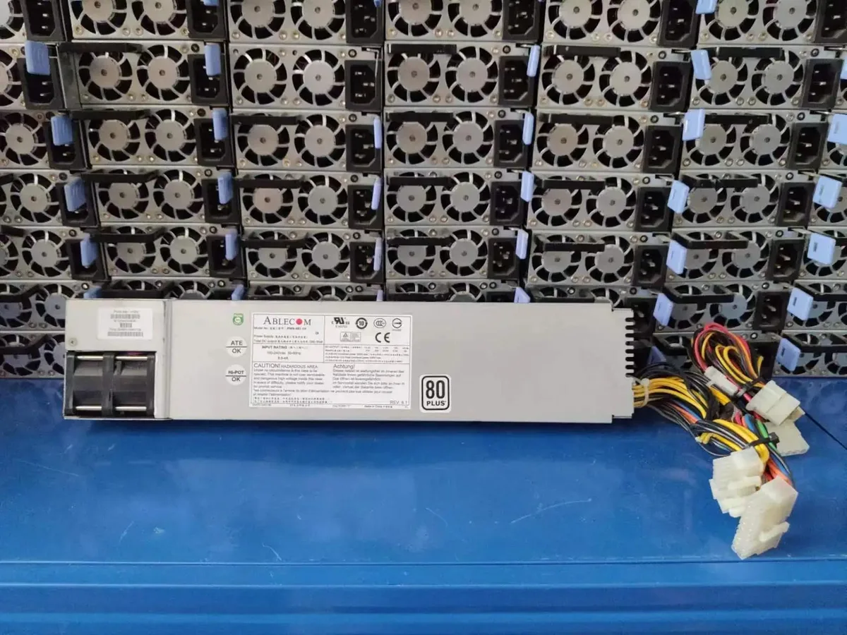 Supersuperuncle Supersuperuncle PWS-561-1H 560W server power supply 24+8+8 D port — product photo