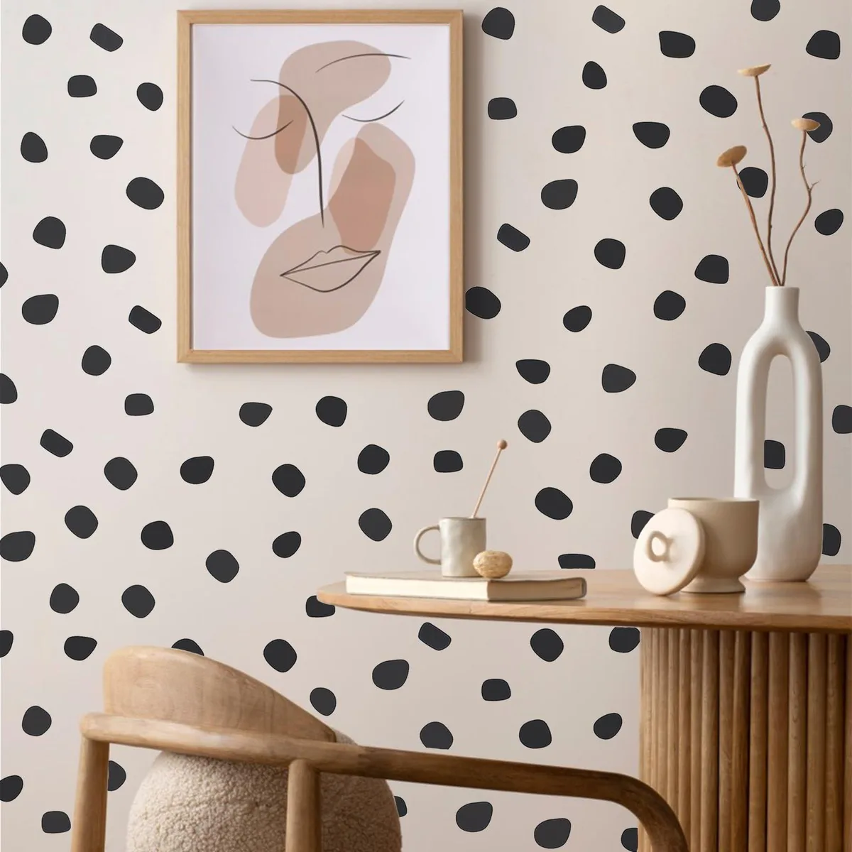 Ten sheets of black irregular vinyl polka dots, 500 pieces total