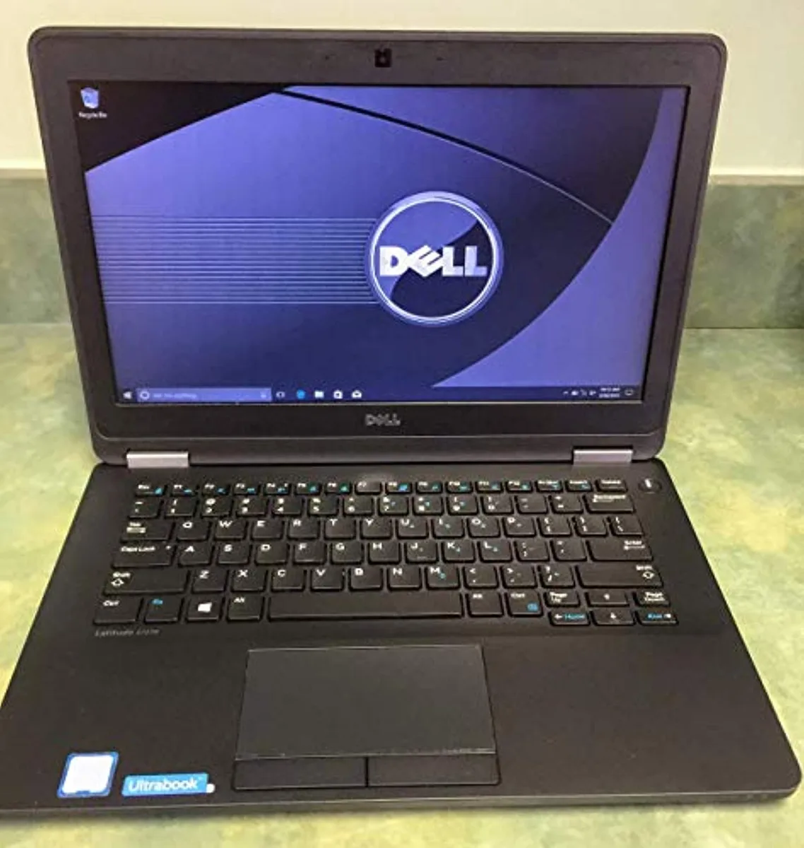 DELL DELL Latitude E7270 i5-6300U 2.4GHz 8GB 256GB 12.5" laptop — product photo