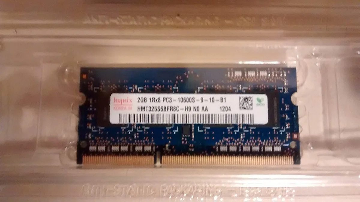 DELL DELL 2GB DDR3 1333MHz SO-DIMM 204pin HMT325S6BFR8C-H9 — product photo