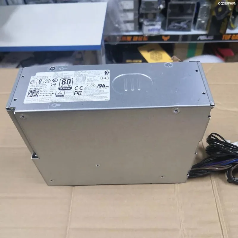 KHACHIMO KHACHIMO Aurora R16 1000W power supply — product photo