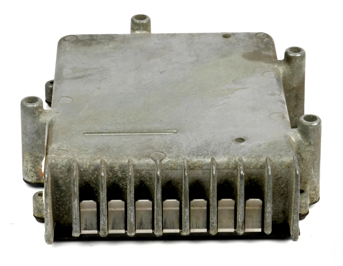 1 Factory Radio 1 Factory Radio Transmission Chassis Control Module P05293114AB — product photo