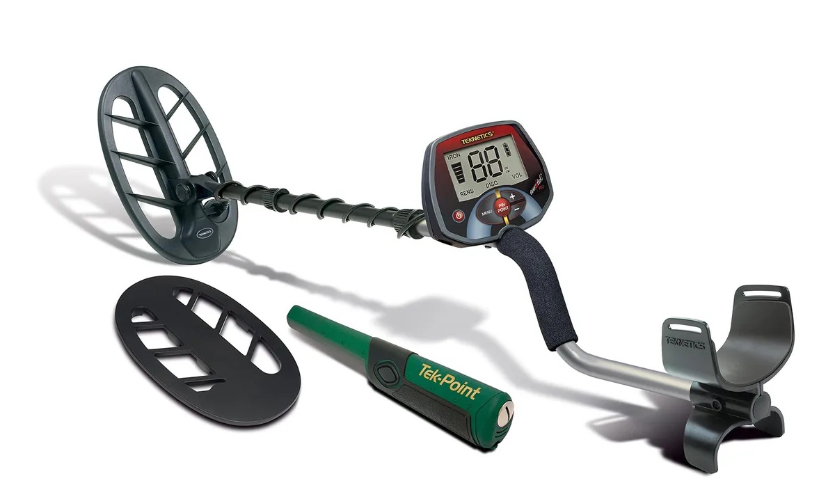Teknetics Metal Detectors Teknetics Euro-Tek Pro Metal Detector Kit Red 11in DD Coil Pinpointer Cover — product photo