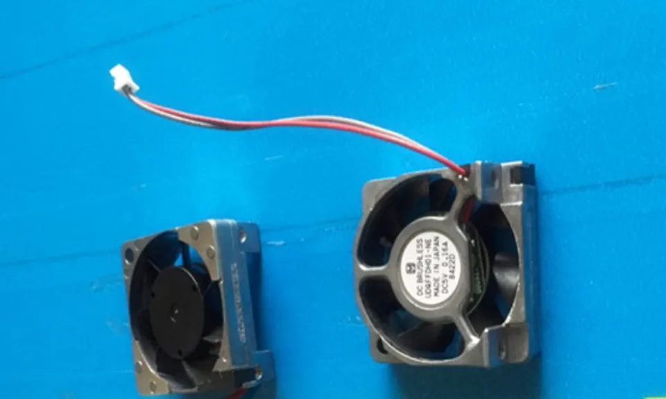 Zyvpee Zyvpee UDQFFDH01-NE 30mm 2-pin case fan — product photo