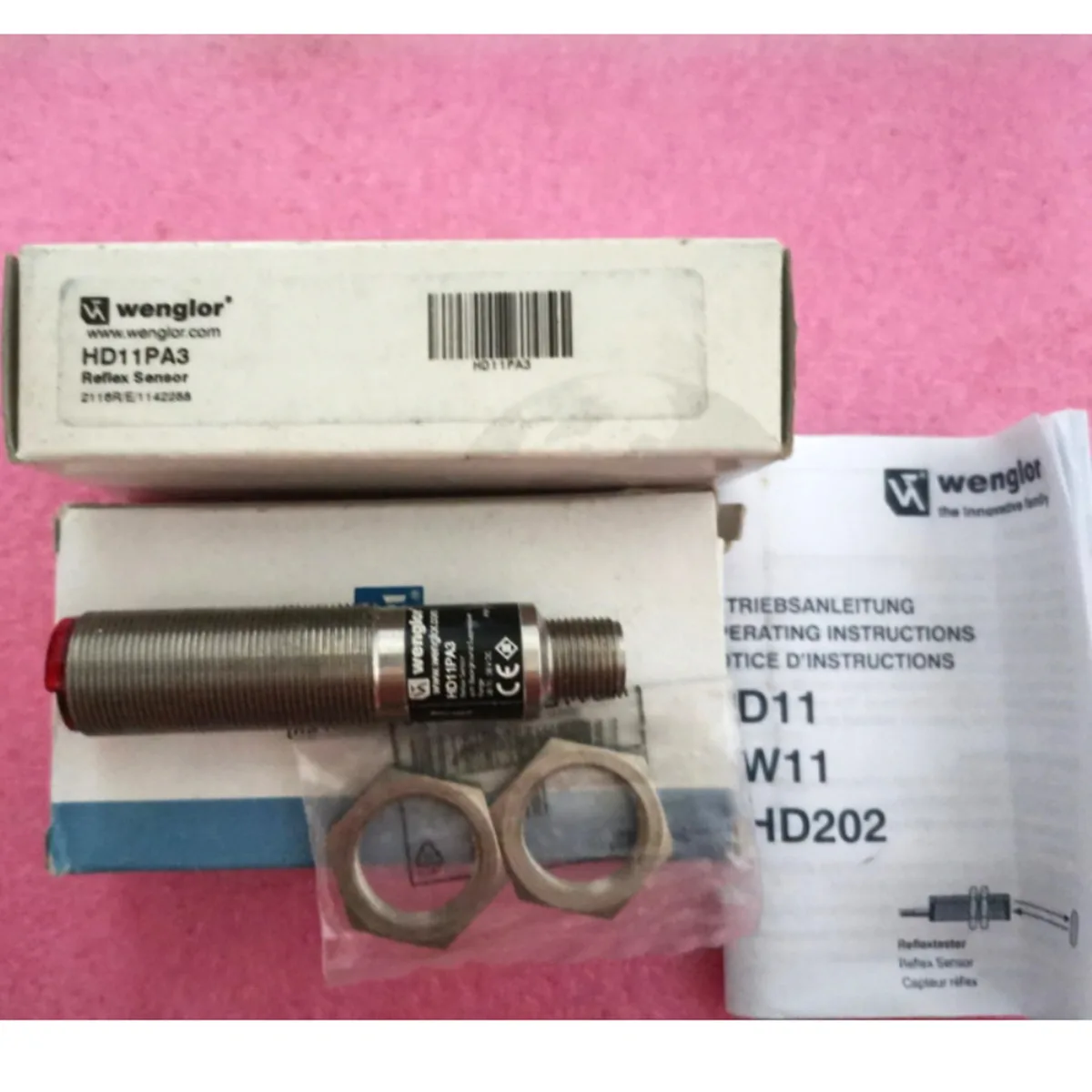 Wenglor Wenglor HD11PA3 reflex sensor PNP 35...120 mm IP67 — product photo