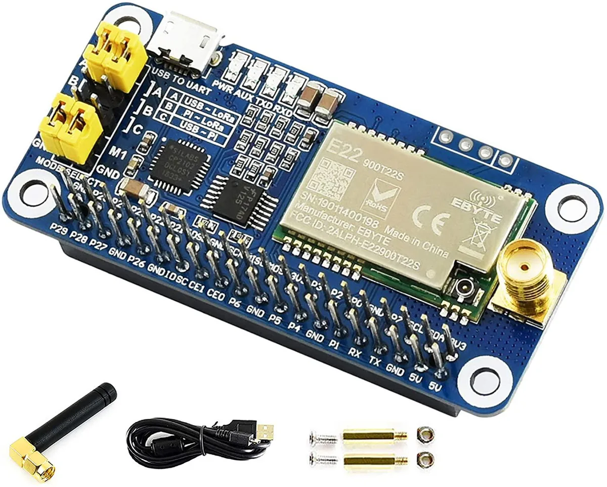 Green rectangular HAT board with 40-pin GPIO header, SX1262 LoRa module, CP2102 chip, four LEDs, u.FL antenna connector