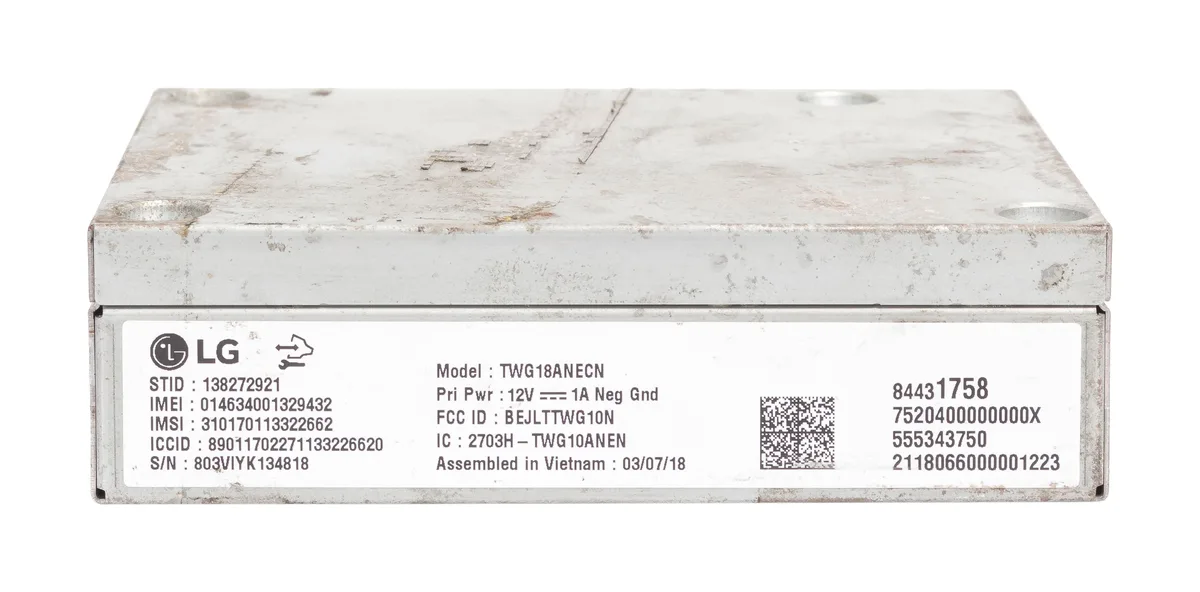 1 Factory Radio 1 Factory Radio Chassis OnStar Communication Control Module 84431758 — product photo