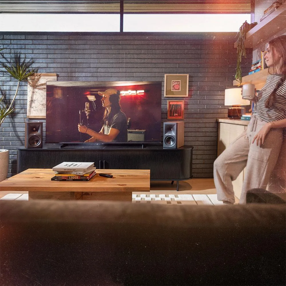 Klipsch Klipsch The Fives II 5.25" Powered Bookshelf Speaker Pair Walnut — product photo