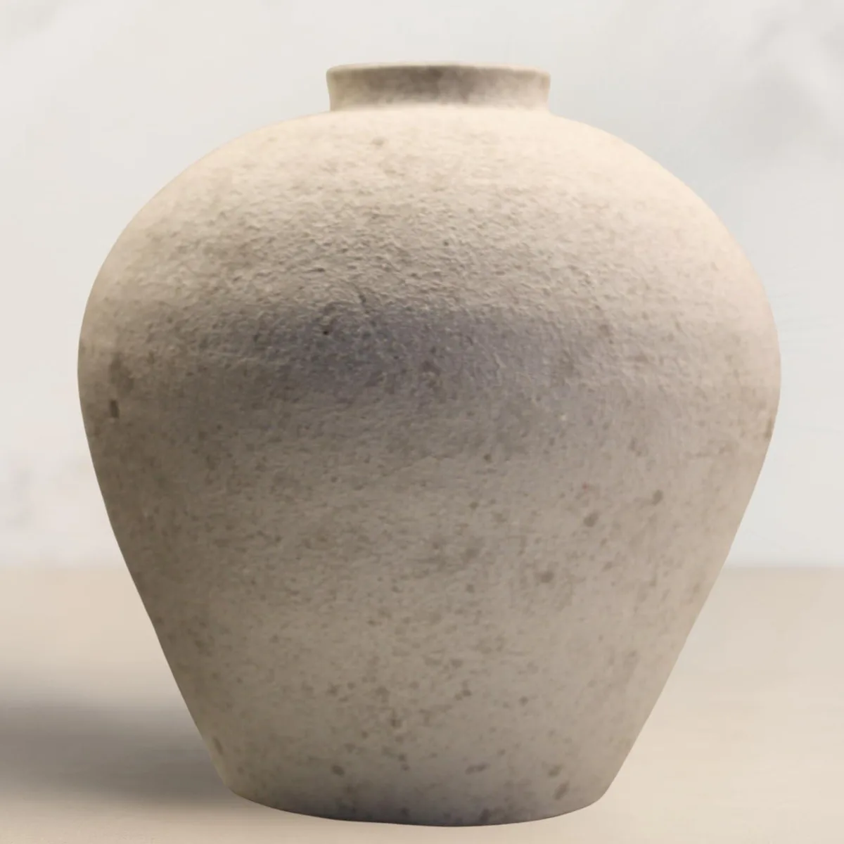 Avery RV Clay Vase Blue 9.1in 2.79kg — product photo