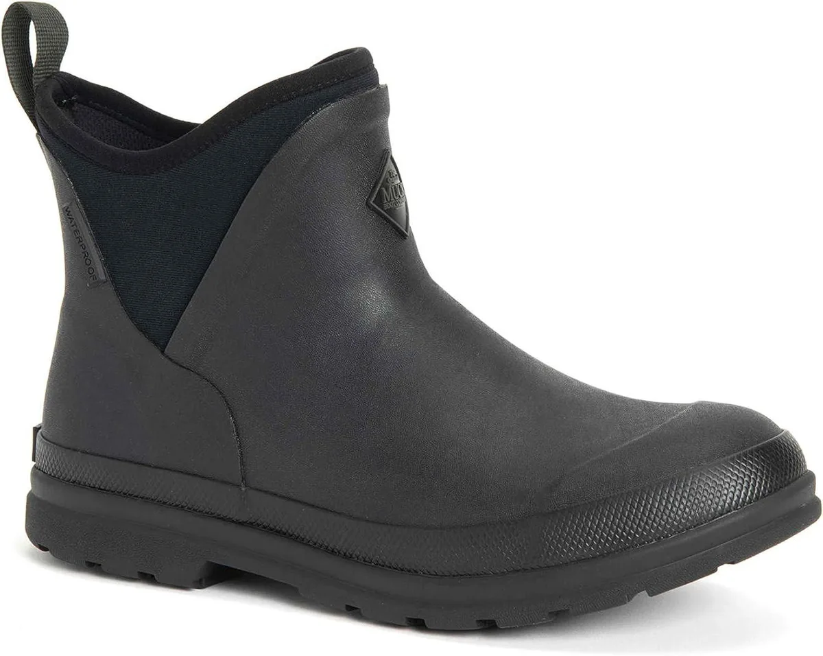 Black women's ankle boot with neoprene upper and rubber sole