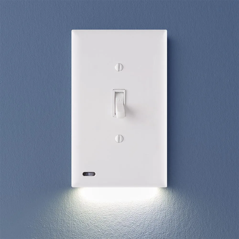 SnapPower SnapPower SwitchLight 3-Way Toggle White Switch Plate — product photo