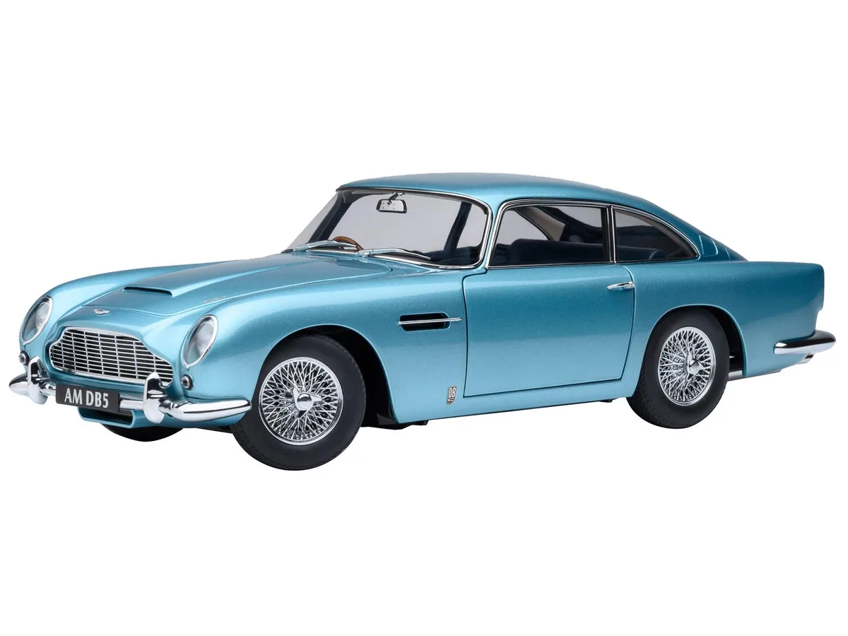 Autoart Autoart Aston Martin DB5 RHD Caribbean Pearl Blue Metallic 1/18 hobby collectible — product photo