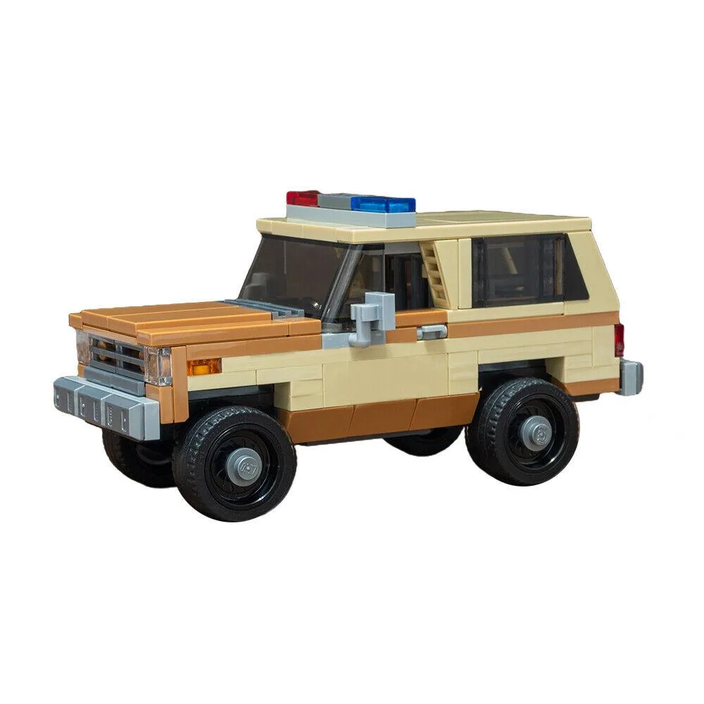 Boxed set of 192 multi-colour plastic bricks and wheels for building a Chevy K5 Blazer model