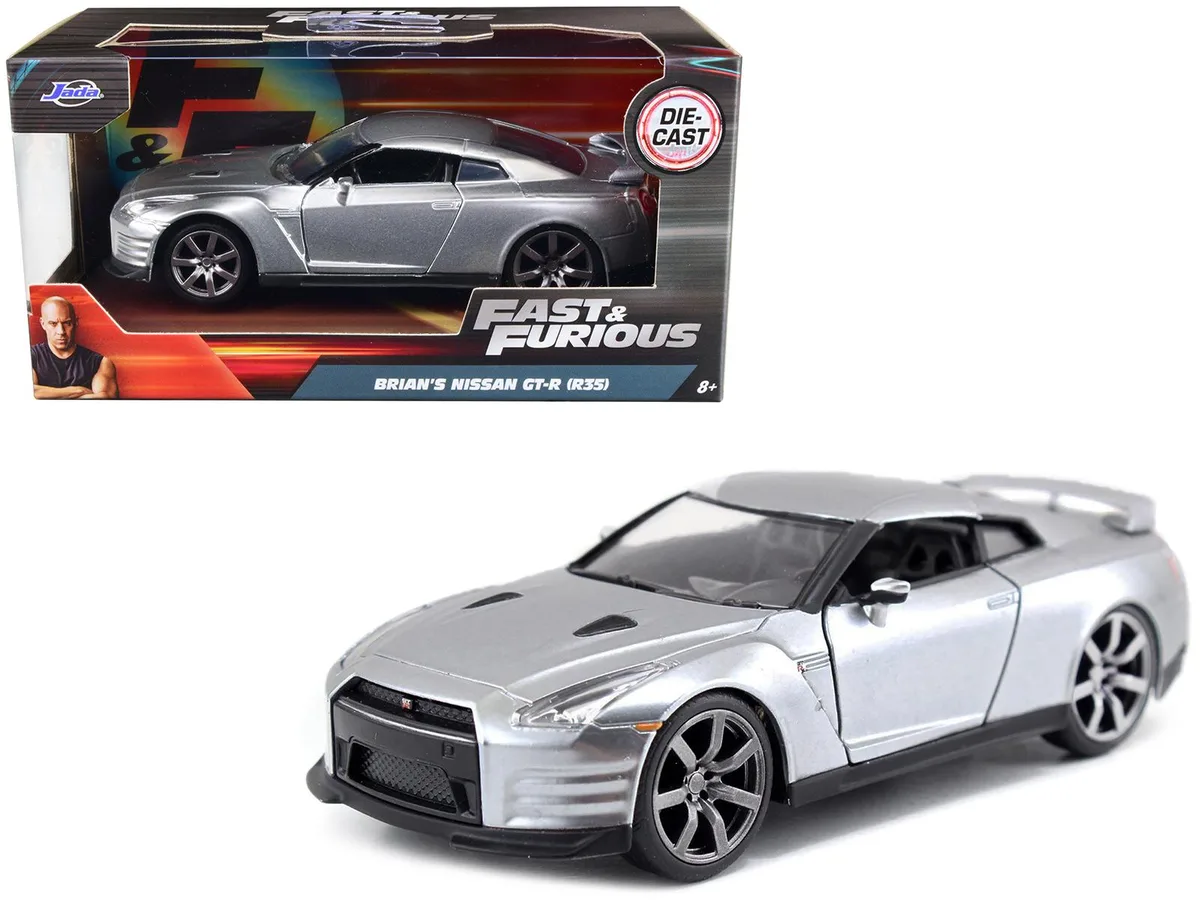 Jada Jada JA97383 1:32 Scale 2009 Nissan GT-R R35 Silver Metallic Diecast Hobby Collectible — product photo