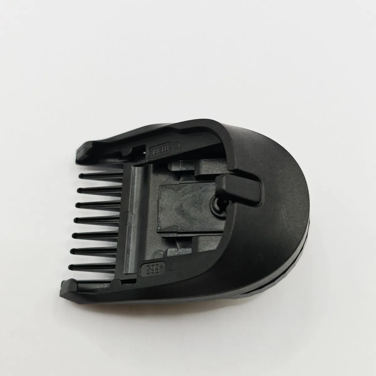 Black adjustable cutting comb 32 mm with 1 to 3 mm length settings