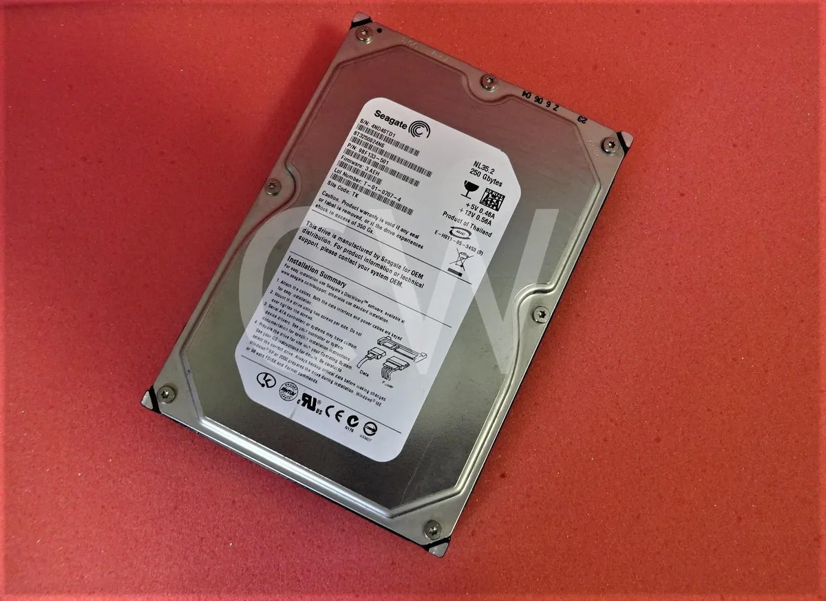 Seagate Seagate ST3250824NS 250GB 7200RPM 3.5" SATA internal hard drive — product photo