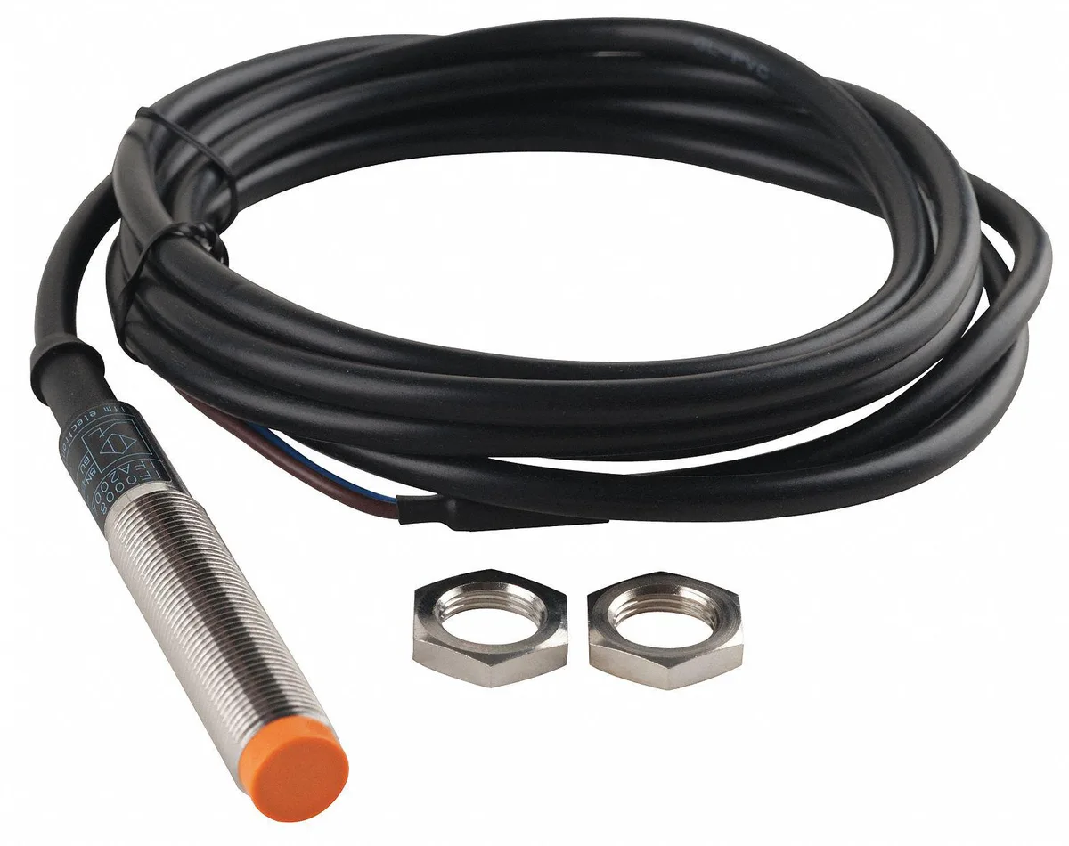 Cylindrical brass inductive proximity sensor with two-metre cable