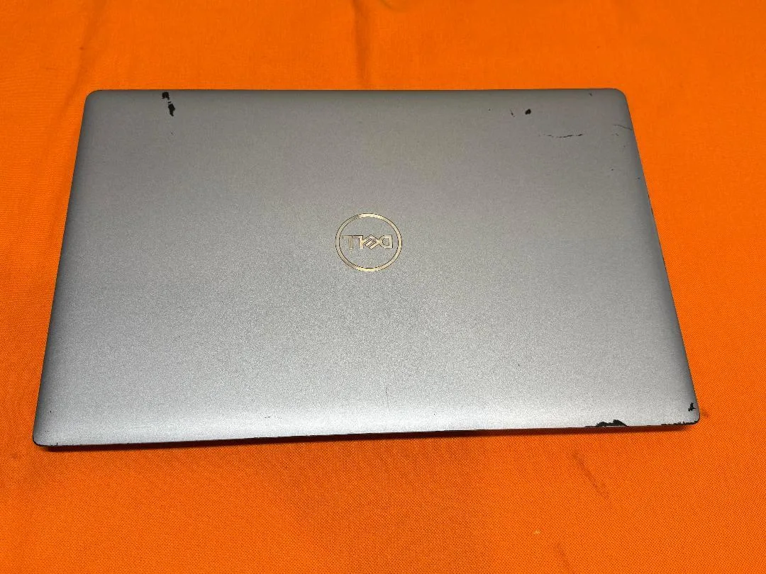 DELL DELL Latitude 5520 laptop i7-1185G7 16GB 512GB 15.6" FHD touchscreen — product photo