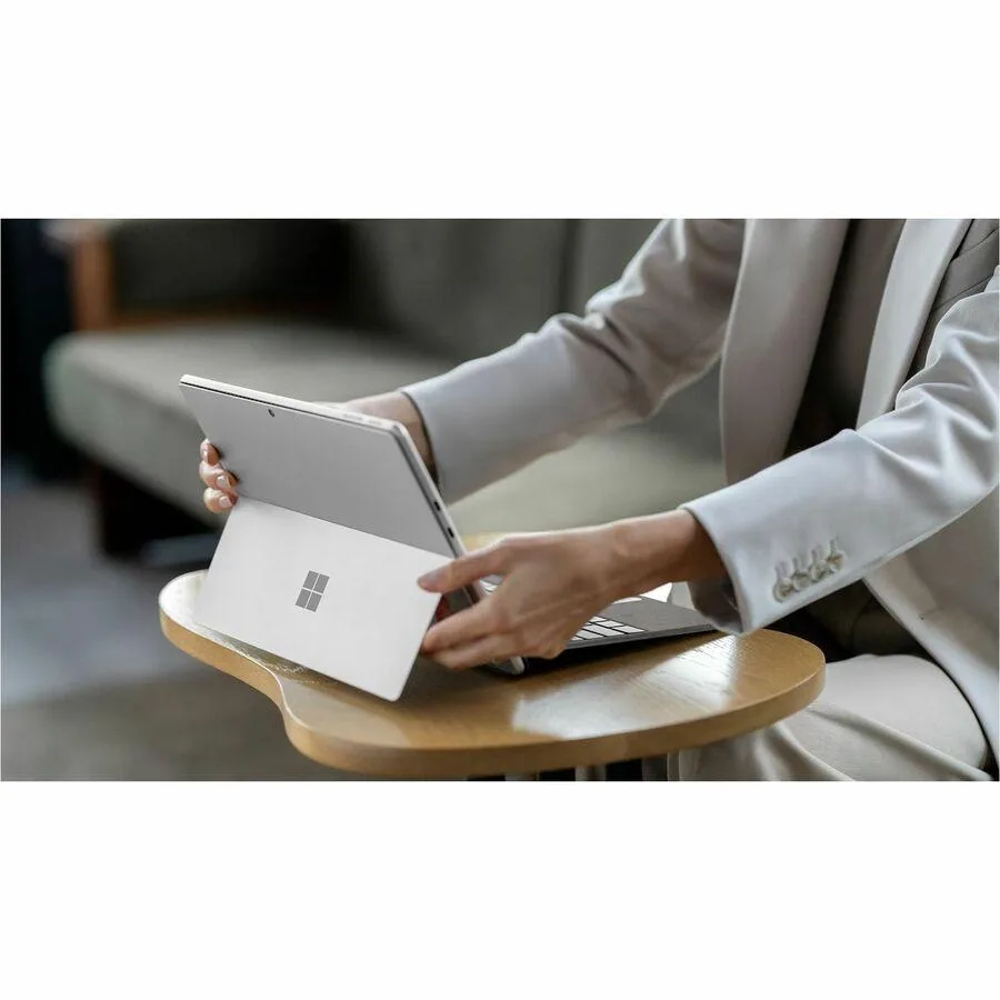 Microsoft Microsoft Surface Pro 13 inch keyboard with pen storage Platinum 8XB-00186 — product photo