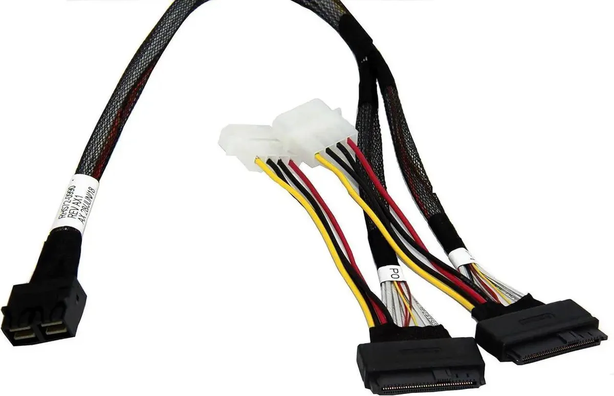 SMUGDESK SMUGDESK LSI 94xx SFF8643 72Pin to 2×SFF8639 68Pin 75CM SAS NVMe Cable — product photo