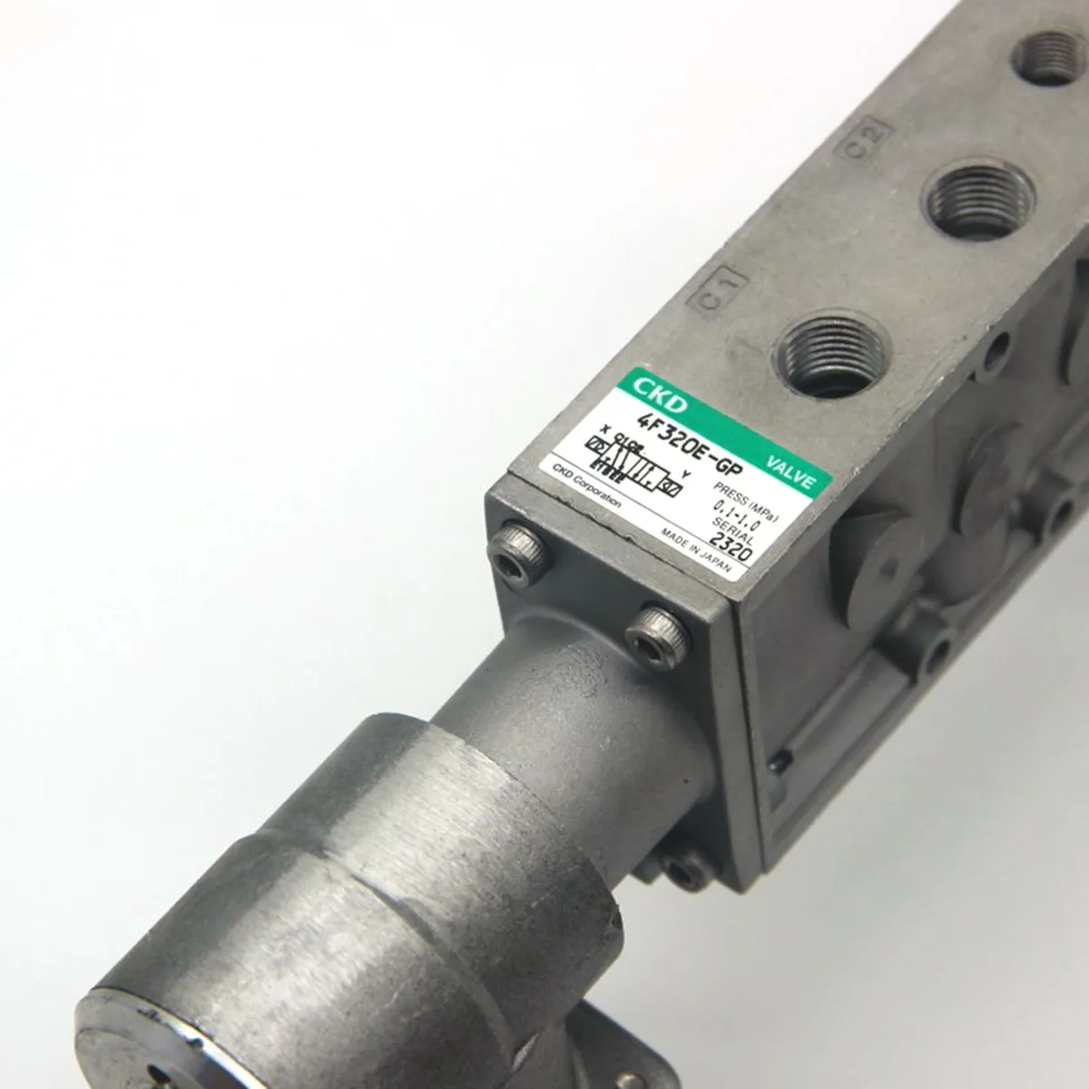 CKD CKD 4F320E-GP-AC110V Magnetic Valve Red — product photo