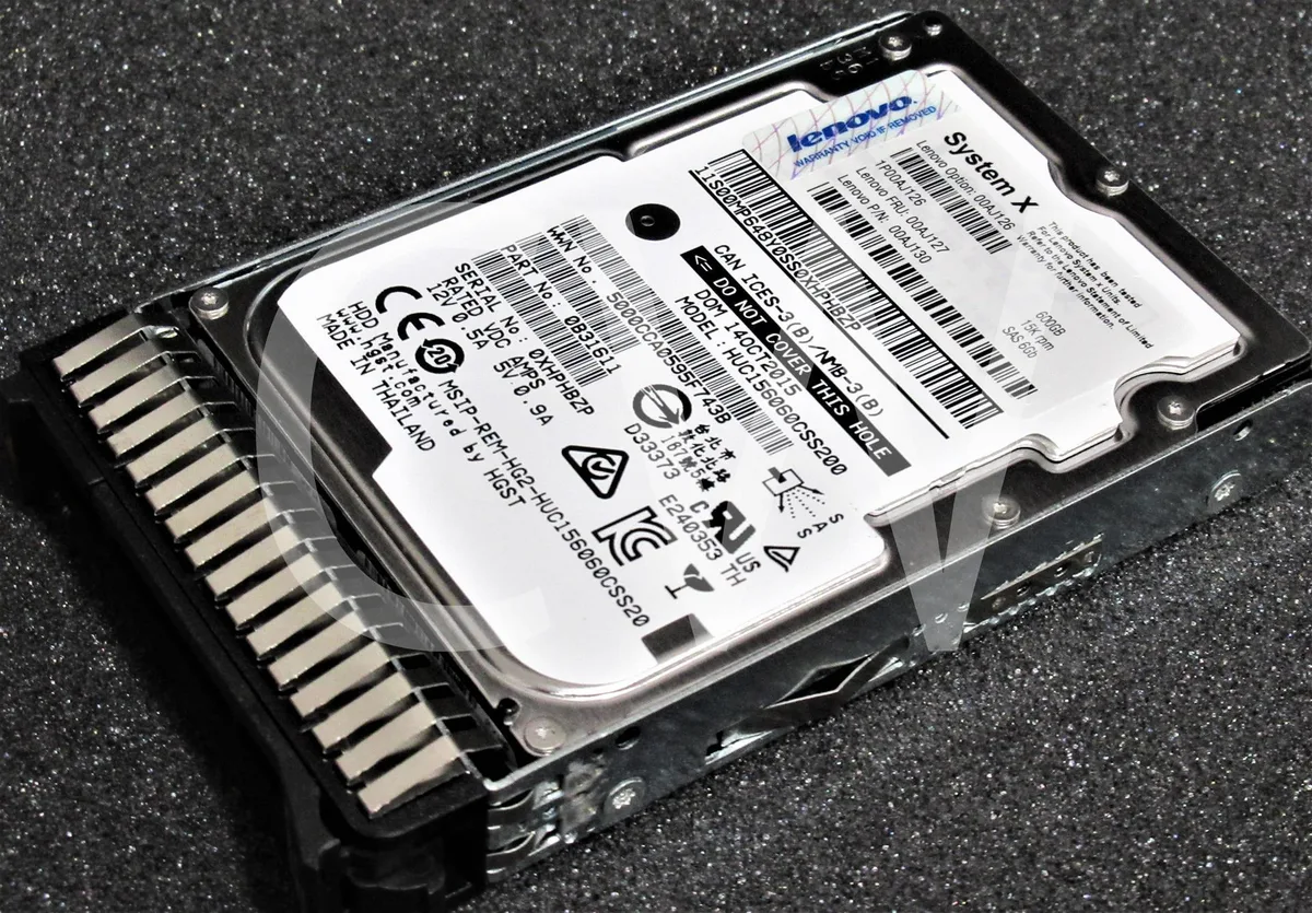 IBM IBM 00AJ127 00AJ126 00AJ130 600GB 15000RPM 6Gb/s 2.5" SAS internal hard drive — product photo