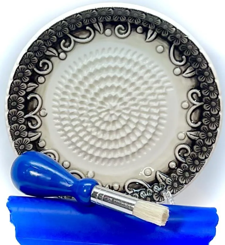 BonCera Ceramic Garlic Grater Plate 4-Piece Set Black Embossed 5.25 — product photo