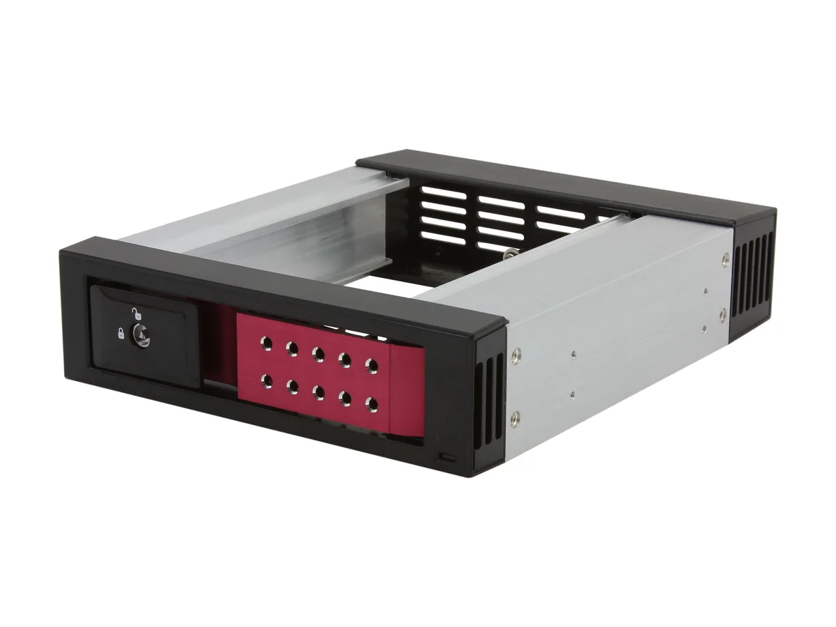 iStarUSA Inc. iStarUSA Inc. BPN-DE110SS-RED 5.25" to 3.5" SATA SAS 6.0 Gbps Hot-swap Rack server accessory — product photo