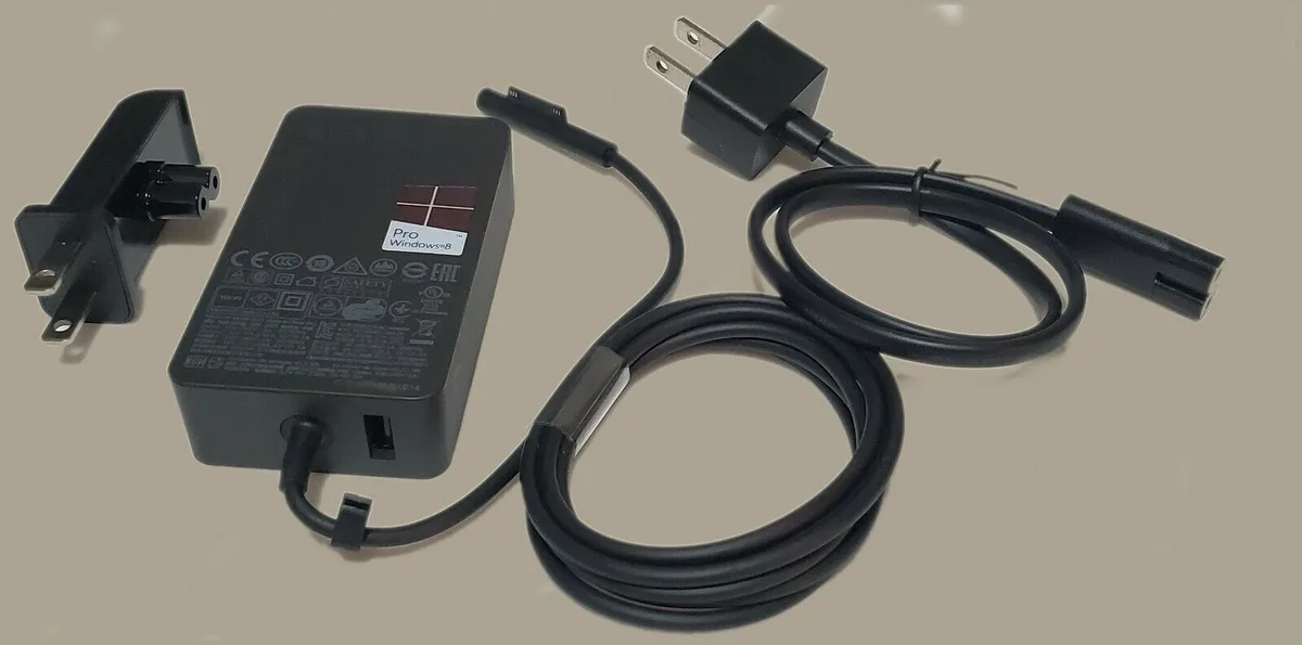 faibia faibia MU36W-A1625 36W 12V 2.58A AC Power Cord for Laptop with USB 2.0 5V 1A — product photo