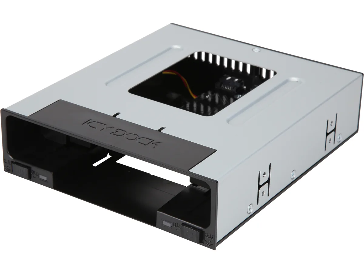 ICY DOCK ICY DOCK MB795SP-B 2.5" & 3.5" SAS/SATA HDD accessory — product photo