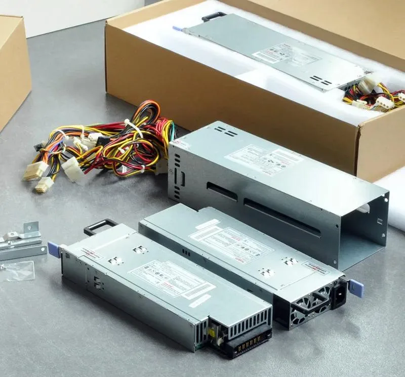 Supersuperuncle Supersuperuncle 700W 2U server power supply — product photo