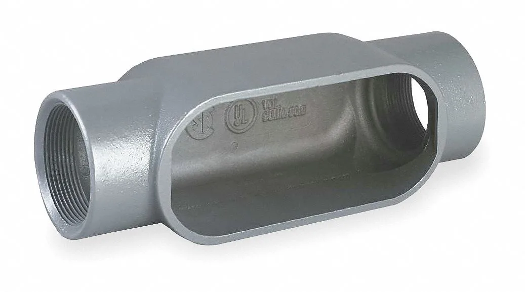 Rectangular gray iron conduit outlet body with threaded ends