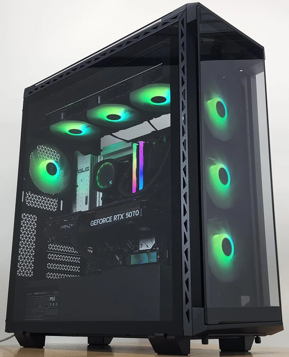 Custom Custom Ultra 5 250KF 32GB 1TB RTX 5070 gaming PC — product photo