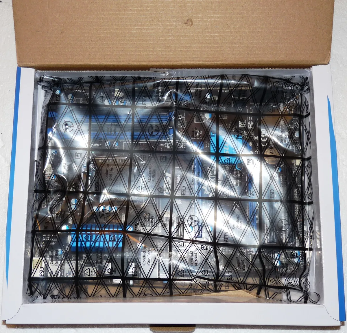 MSI MSI Z97 PC Mate LGA 1150 Intel motherboard OEM packing no accessories — product photo