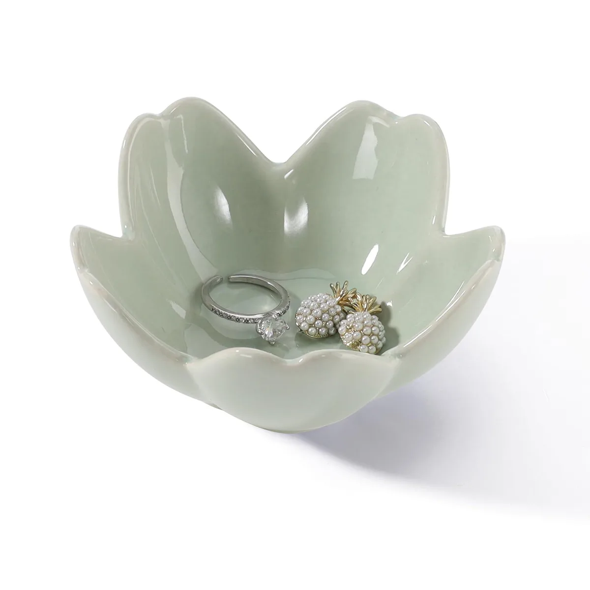  YZMISTAR Flower Ring Dish Holder 3.82 x 3.86 x 1.93 in Silver — product photo