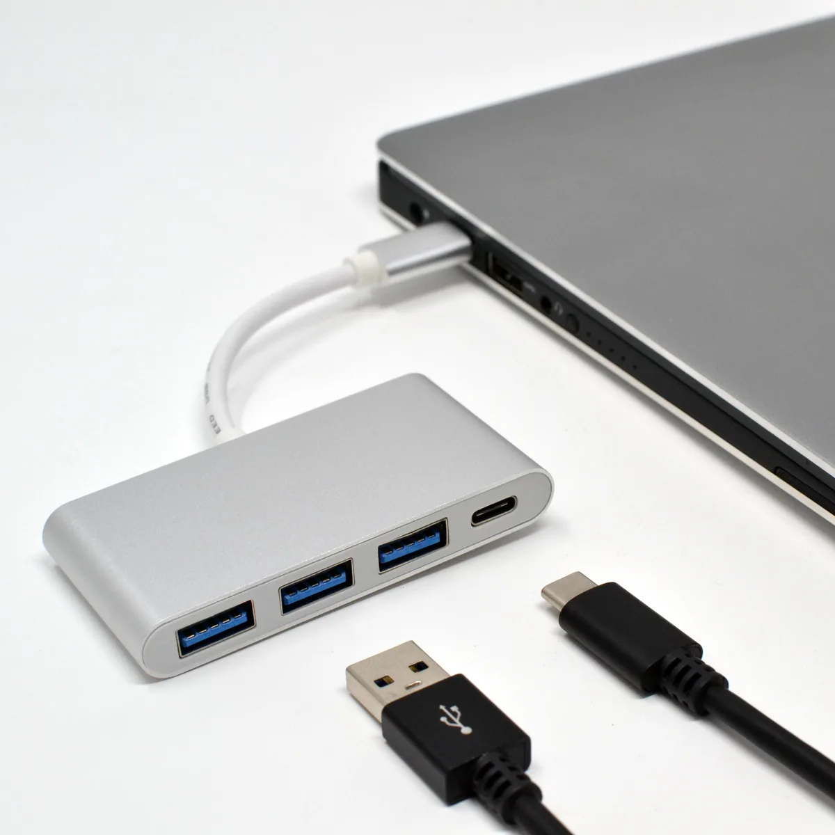 Logico Logico TCHB502 4-in-1 USB-C hub 3× USB 3.0 — product photo