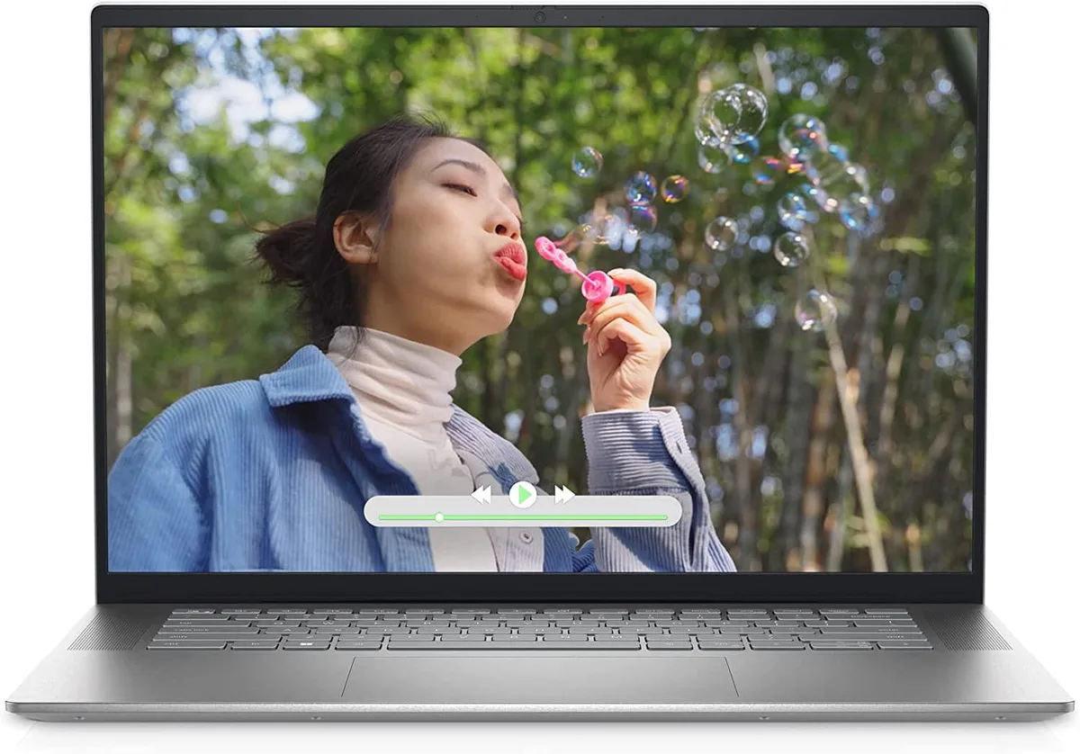 DELL DELL Inspiron 16 5625 laptop Ryzen 7 5825U 16GB DDR4 512GB Radeon Silver — product photo