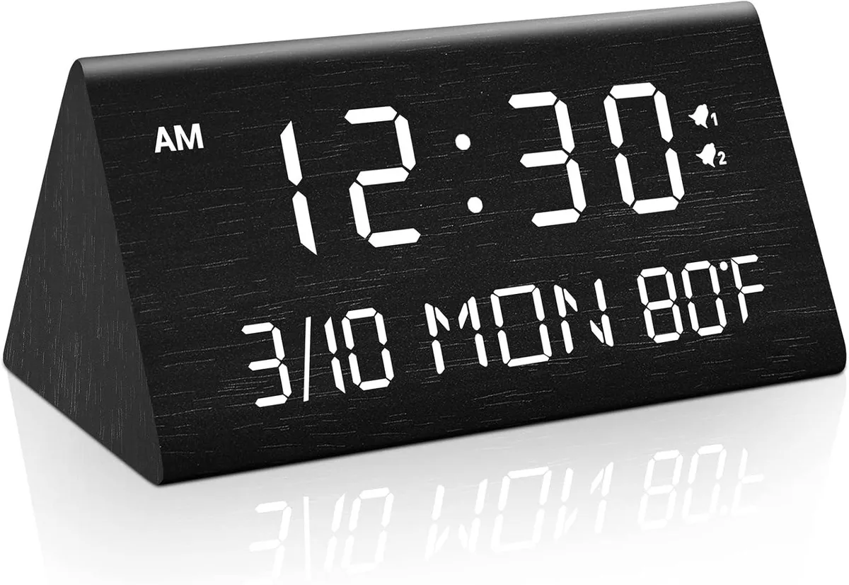 PISKEKAT PISKEKAT Wooden Digital Alarm Clock Server Rack (Black) — product photo