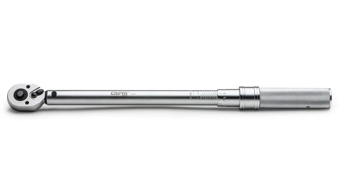 Steel torque wrench with knurled handle and dual-scale display