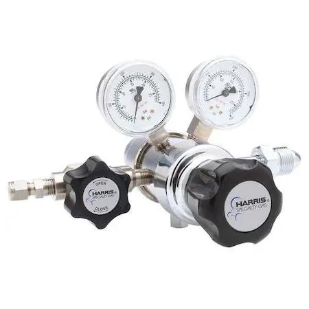 Harris KH1058 two-stage gas regulator, cylinder mount, knob control, brass finish