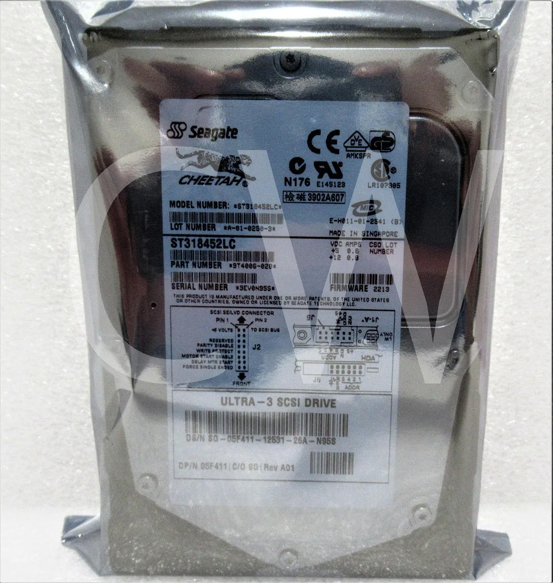 DELL DELL ST318452LC 18GB 15000RPM Ultra-160 SCSI 80-Pin 8MB 3.5" internal hard drive — product photo