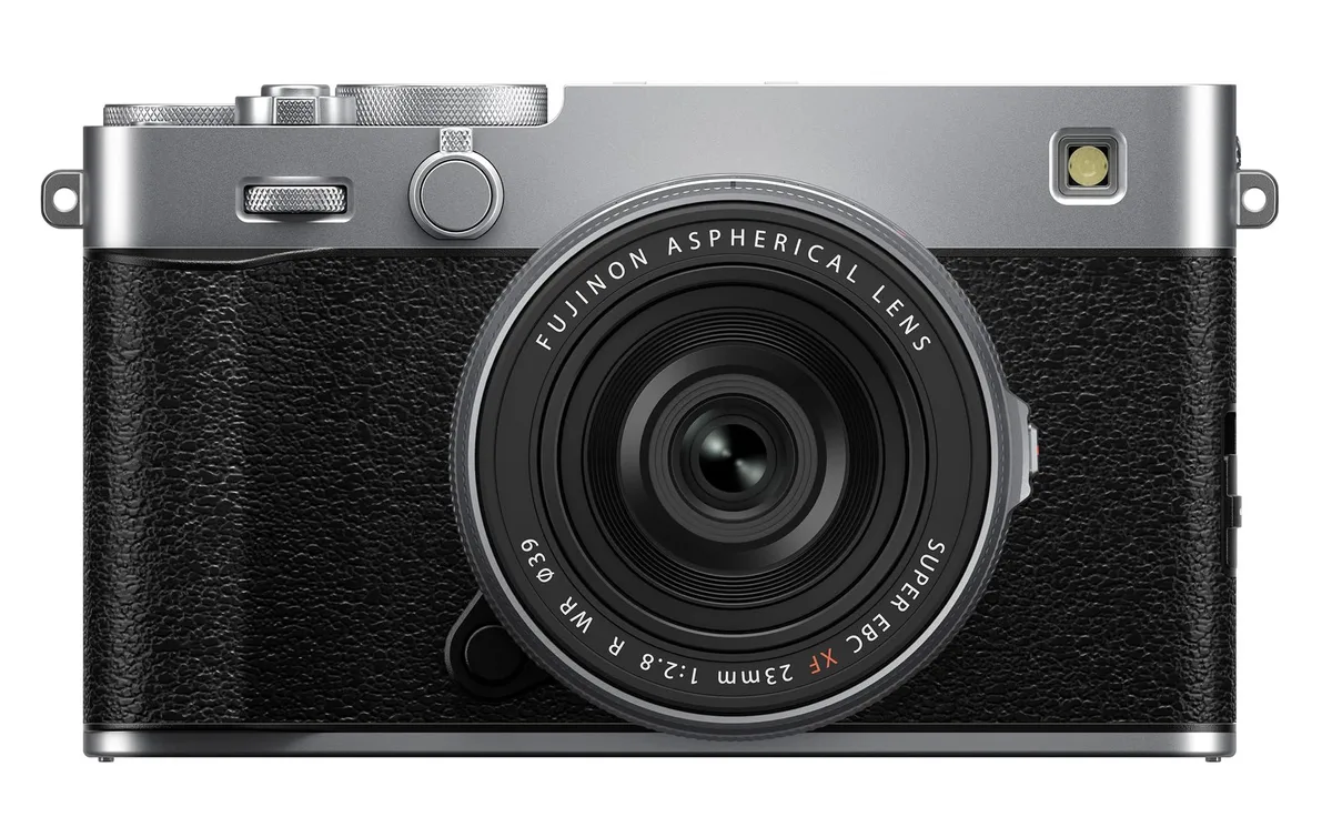 FUJIFILM FUJIFILM X-E5 40.2MP Compact Mirrorless Camera XF23mmF2.8 Kit Silver — product photo