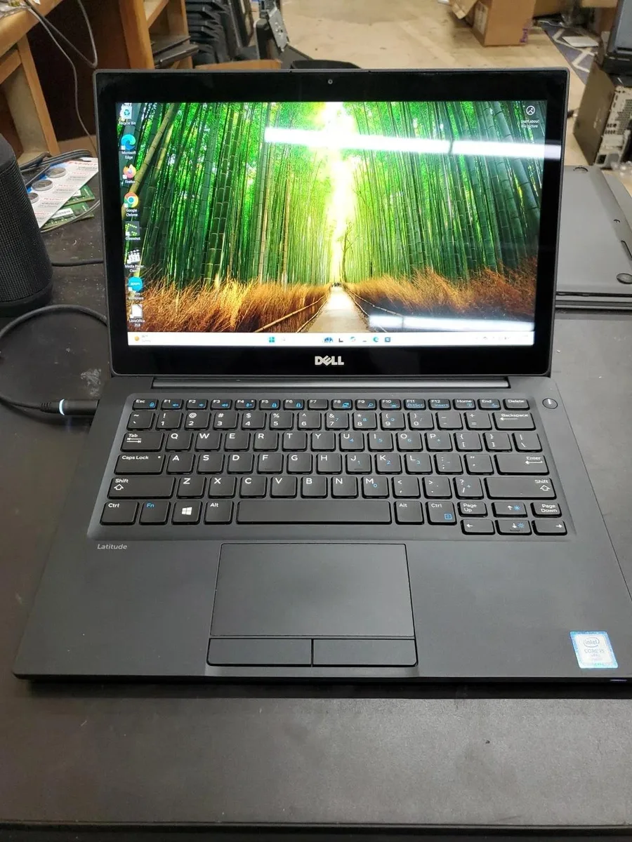 DELL DELL Latitude 7280 laptop i5-7300U 2.60GHz 8GB 128GB 12.5" FHD Touchscreen — product photo