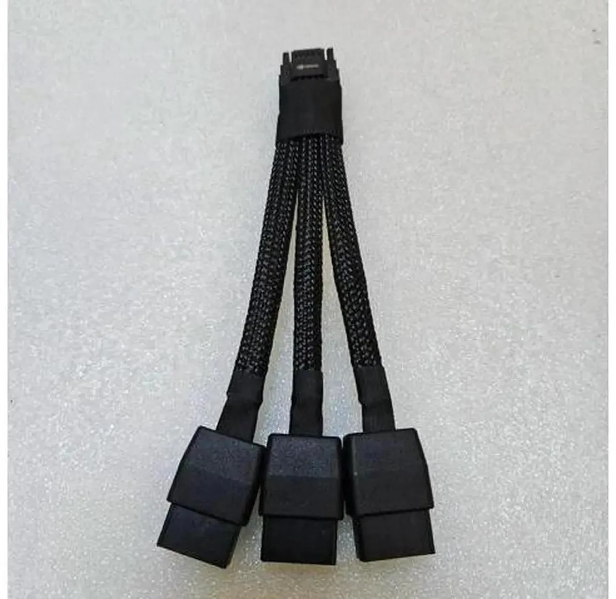 SMUGDESK SMUGDESK 12VHPWR 12+4Pin to Triple 8Pin Power Splitter Cord — product photo