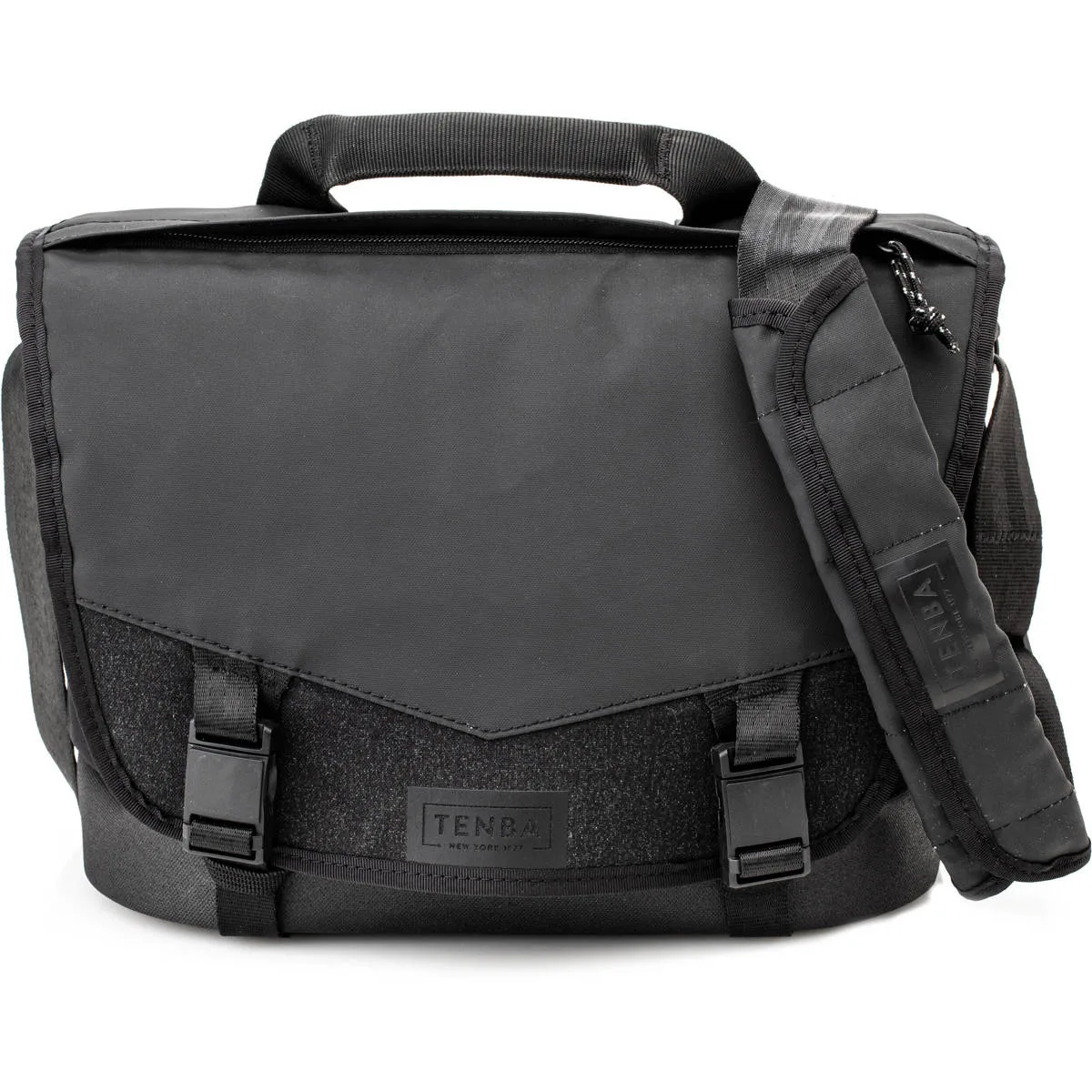 TENBA Tenba DNA 9 Slim Messenger Bag Black 16 inch laptop 10 inch tablet 46 lenses — product photo