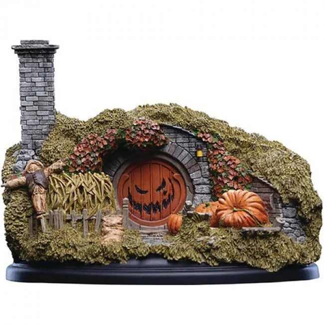 WETA WORKSHOP WETA WORKSHOP 871003019 Polystone Hobbit Hole 16 Hill Lane Halloween Edition action figure — product photo