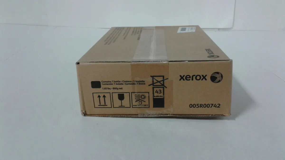 XEROX XEROX 5R742 Black Developer for Color 800/1000 toner cartridges (genuine brands) — product photo