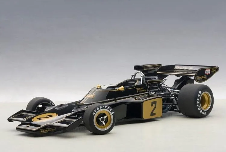 Autoart Autoart Lotus 72E 1973 Ronnie Peterson #2 1/18 vehicle — product photo